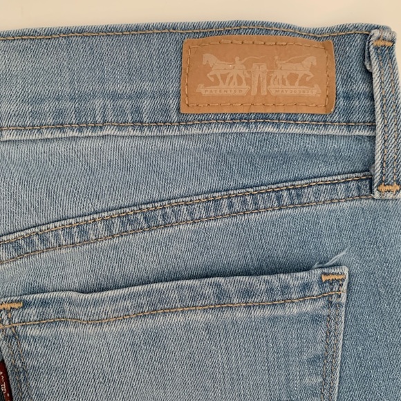 Sold! Levi’s 505 Straight Leg Jean - Picture 4 of 5